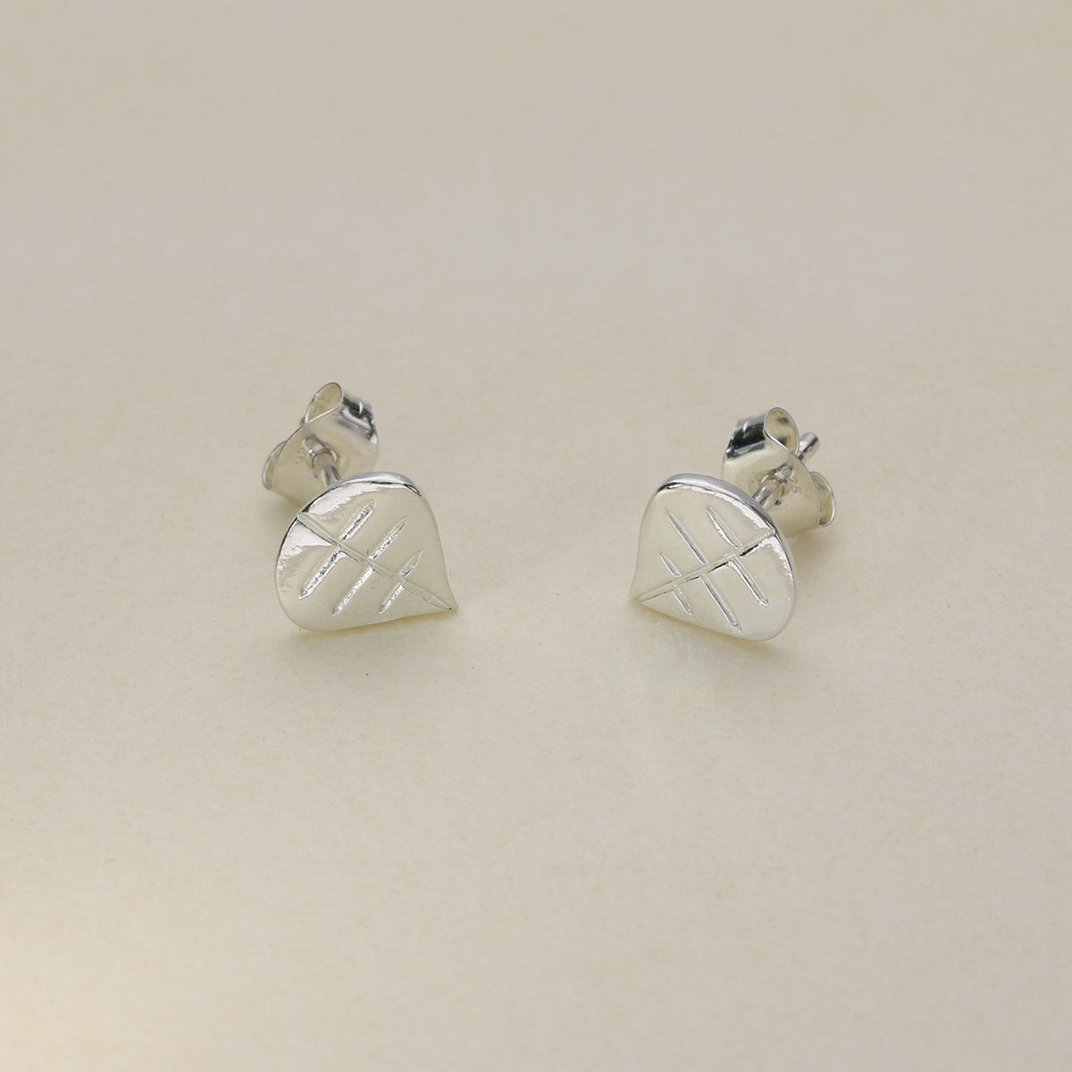 Sterling Silver Stud Earrings JDE35