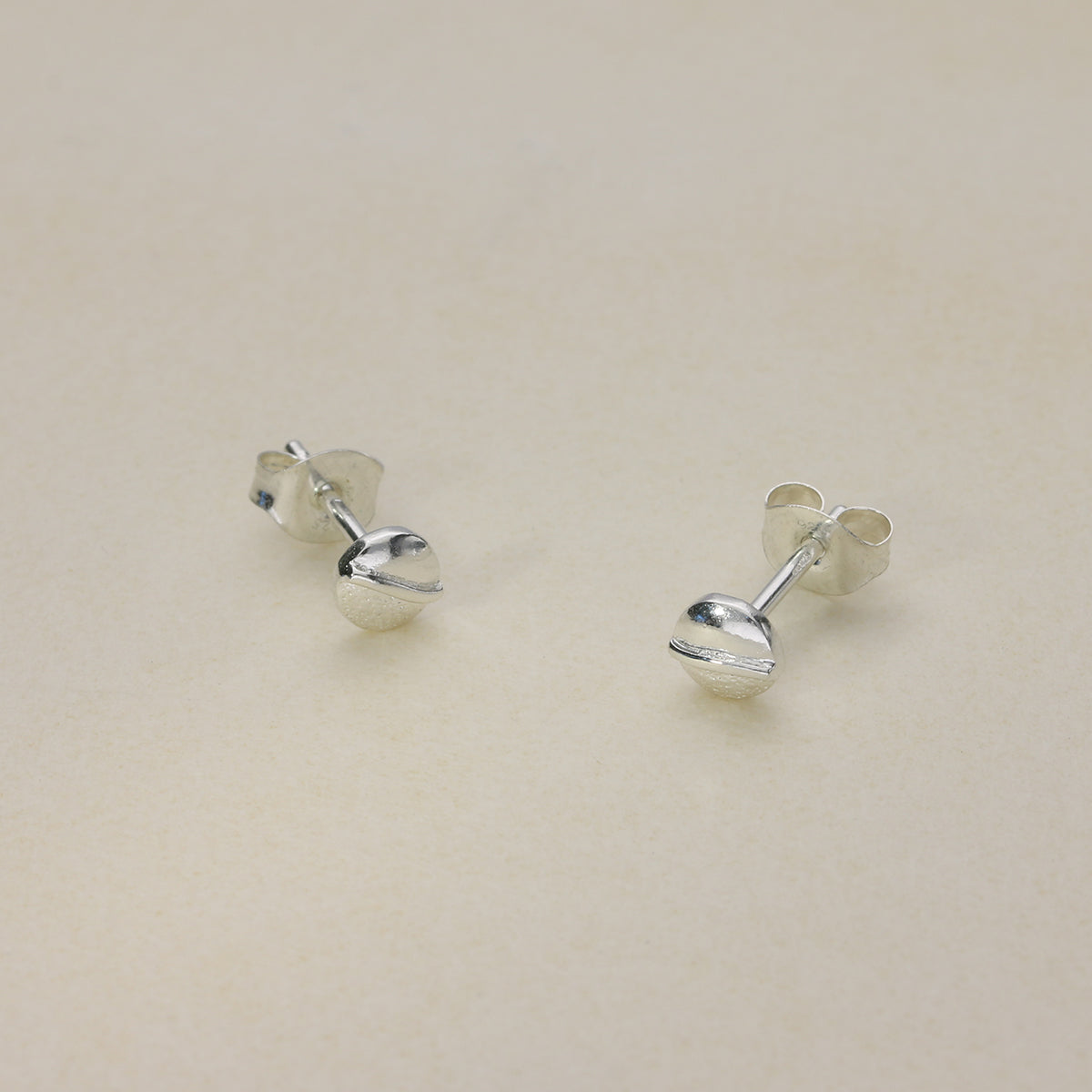 Sterling Silver Stud Earrings JDE11