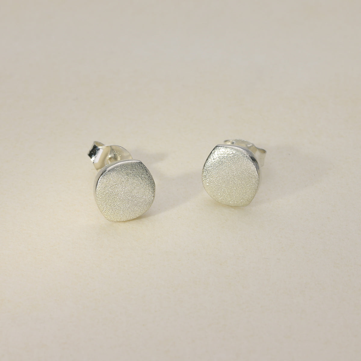 Sterling Silver Stud Earrings JDE38