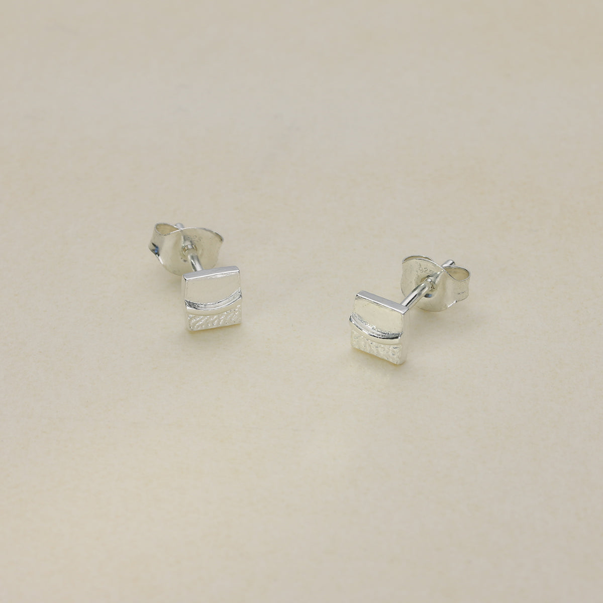 Sterling Silver Stud Earrings JDE8