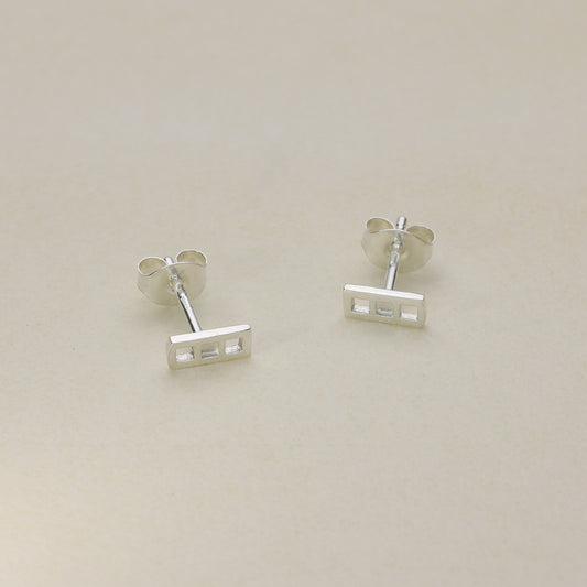 Sterling Silver Stud Earrings JDE18