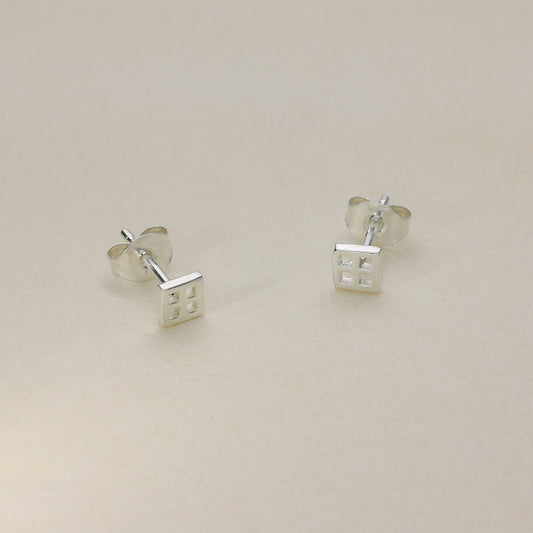 Sterling Silver Stud Earrings JDE20