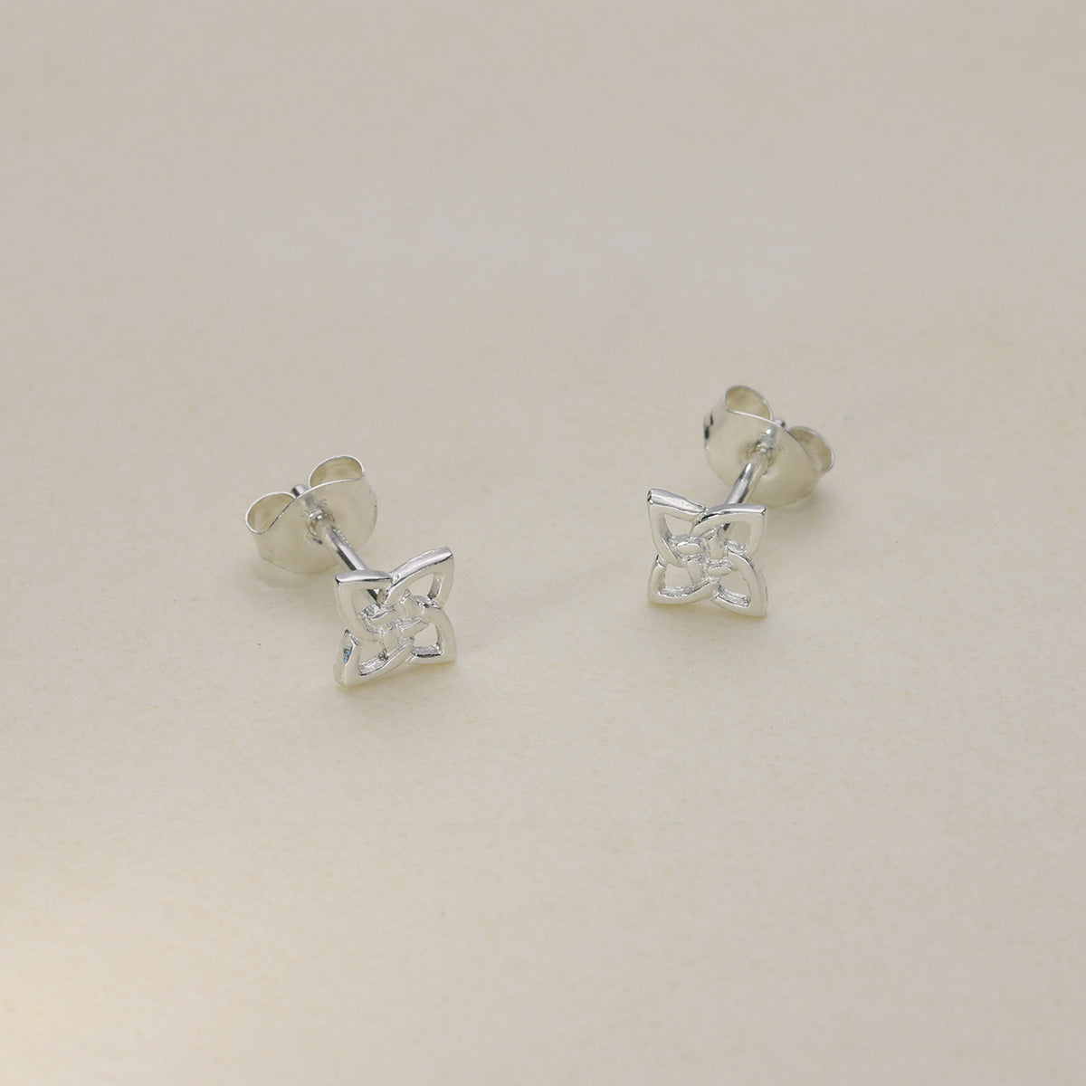 Sterling Silver Stud Earrings JDE22