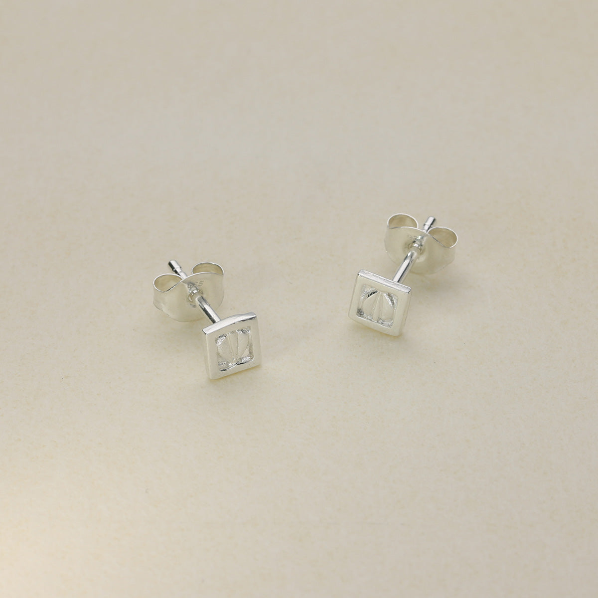 Sterling Silver Stud Earrings JDE26