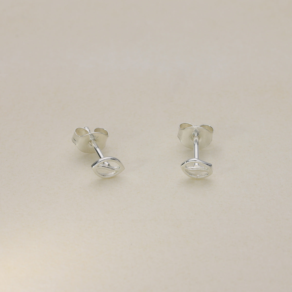 Sterling Silver Stud Earrings JDE29